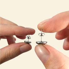 Carica l'immagine nel visualizzatore di Gallery, Bottoncino MALVA in fibra di fico d'india