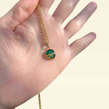 Carica l'immagine nel visualizzatore di Gallery, Ciondolo Verde scuro in fibra di fico d'india