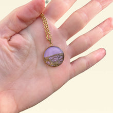 Carica l'immagine nel visualizzatore di Gallery, Ciondolo LILLA in fibra di fico d'india