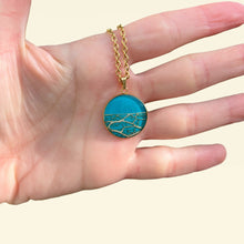 Carica l'immagine nel visualizzatore di Gallery, Ciondolo TURCHESE SCURO in fibra di fico d'india