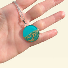 Carica l'immagine nel visualizzatore di Gallery, Ciondolo TURCHESE CHIARO in fibra di fico d'india