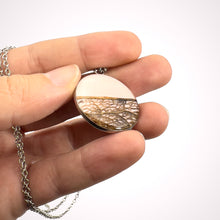 Carica l'immagine nel visualizzatore di Gallery, Ciondolo ROSA PASTELLO in fibra di fico d'india