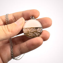 Carica l'immagine nel visualizzatore di Gallery, Ciondolo ROSA PASTELLO in fibra di fico d'india