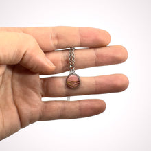 Carica l'immagine nel visualizzatore di Gallery, Ciondolo ROSA ANTICO in fibra di fico d'india