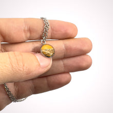 Carica l'immagine nel visualizzatore di Gallery, Ciondolo GIALLO SENAPE in fibra di fico d'india